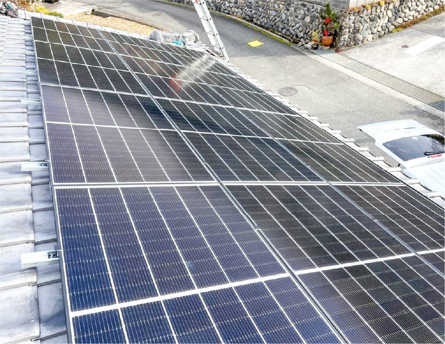 住宅の太陽光発電システム 屋根の施工事例